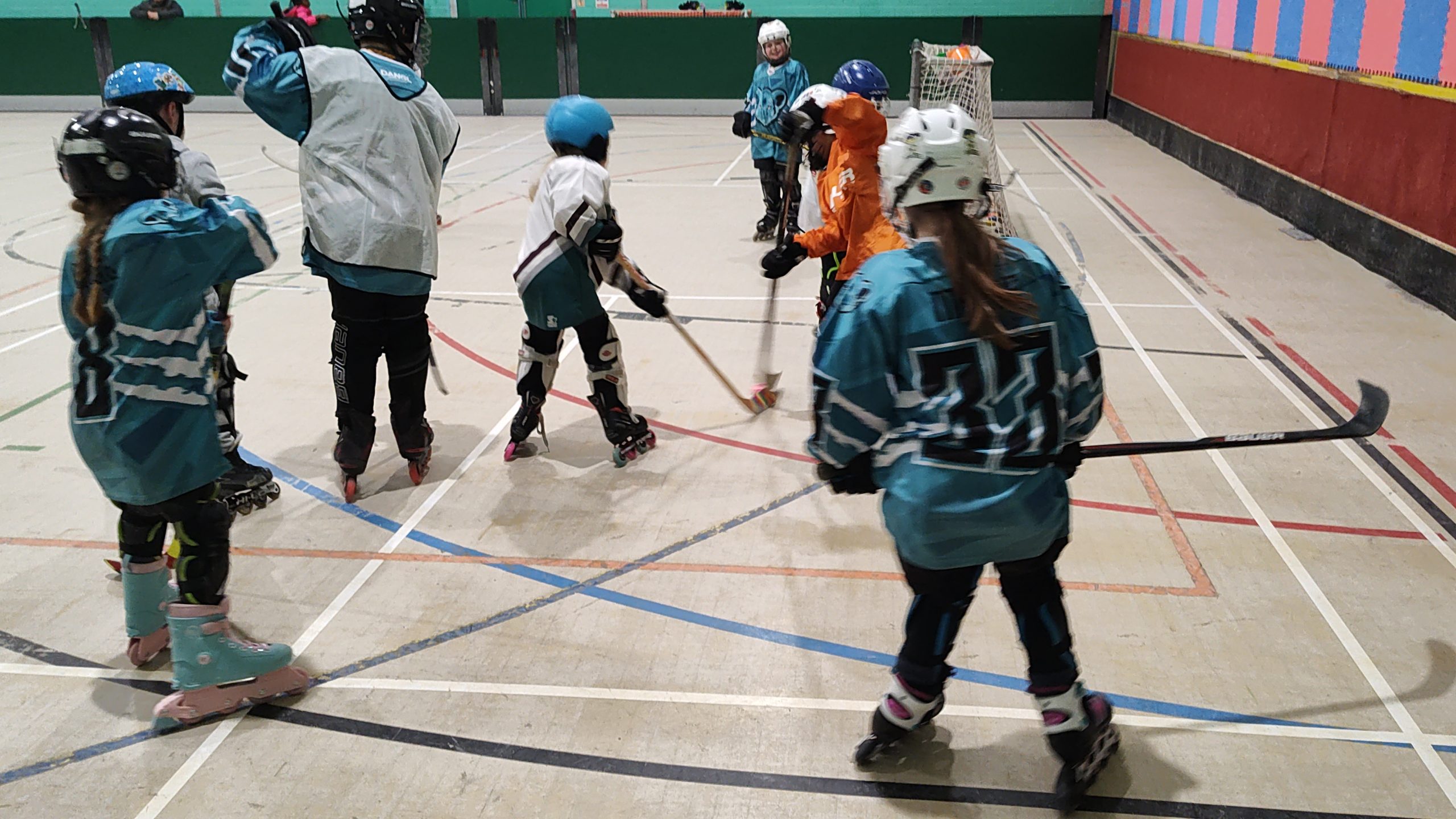 Monday Lion Cubs Junior Inline Hockey Training